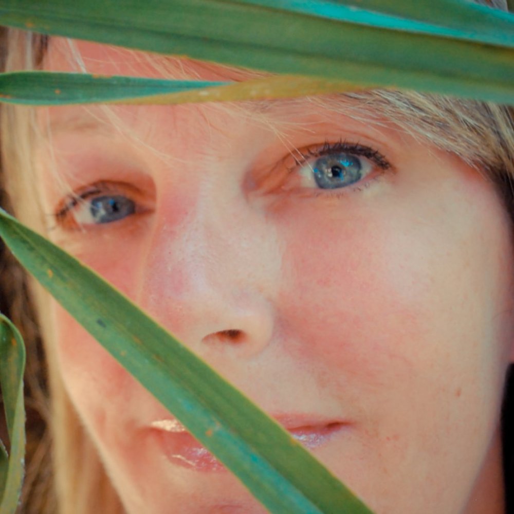 Meet your Posher, Deanna Lynn